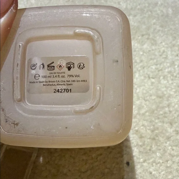 Zara Fragrance Set with Gold and Cream Accents - Picture 9 of 9